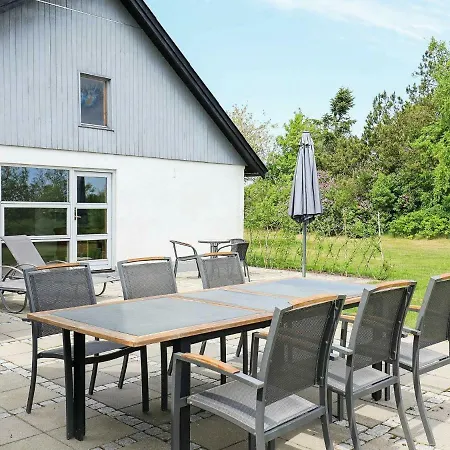 Three-bedroom Holiday In Hals 23 *