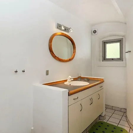 Lejlighed Three-bedroom Holiday In Hals 23 Øster Melholt